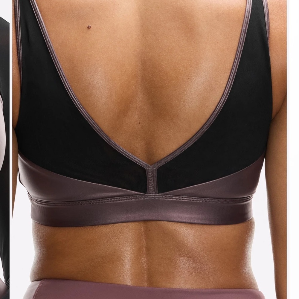 PelotonXJessKing Sports Bra V Back Scoop Neck Shine Metallic Green Size Large - Picture 8 of 8